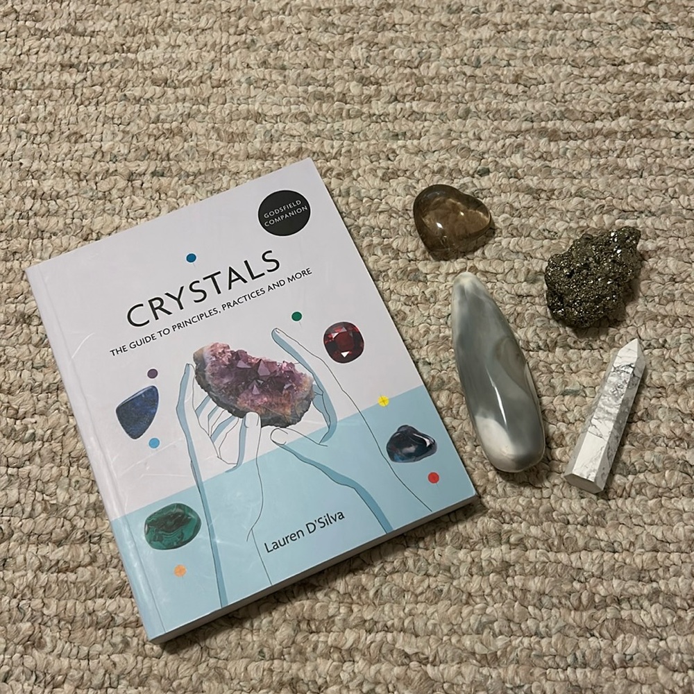 Crystals & crystal book - pyrite, agate, smoky quartz and howlite